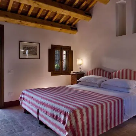 Sleeps 14 Air Con Willa *