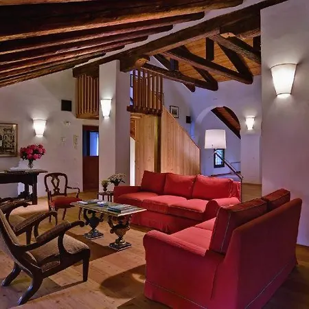 Sleeps 14 Air Con